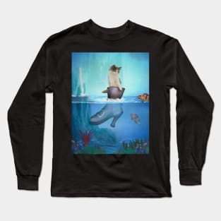 Cute cat in a shoe on a sea Long Sleeve T-Shirt